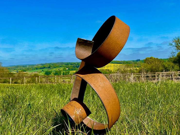 Exterior Rustic Abstract Ribbon Ring Rusty Metal Garden Stake Yard Art  Centre Piece Flower Bed Sculpture  Gift   Present