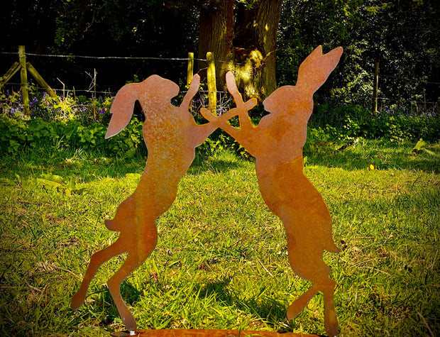Exterior Rustic Metal Large Boxing Hares Garden Stake Yard Art  Flower Bed Centre Piece Vegetable Patch Sculpture Pair  Gift