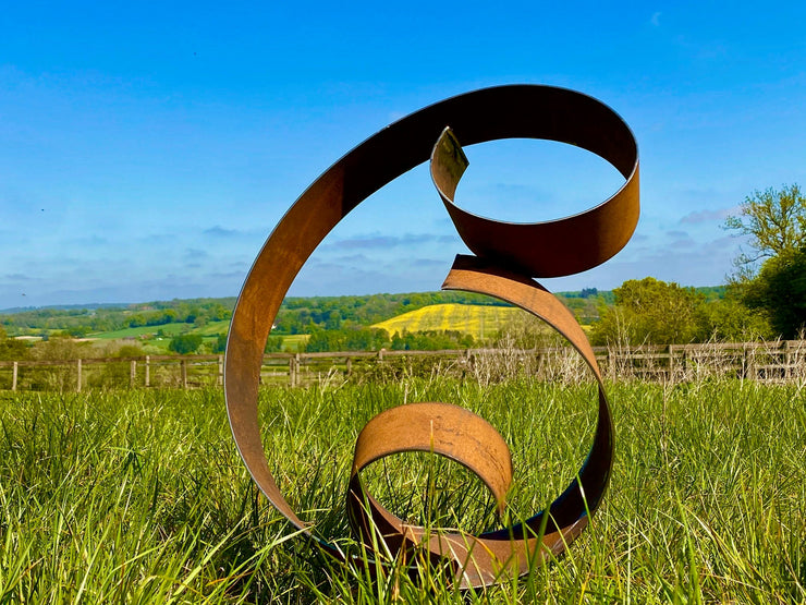 Exterior Rustic Abstract Ribbon Ring Rusty Metal Garden Stake Yard Art  Centre Piece Flower Bed Sculpture  Gift   Present
