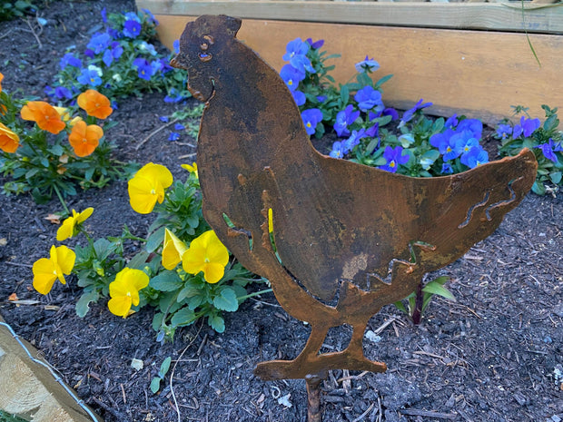 Exterior Rustic Rusty Metal Hen Head Up Chicken Farm Animal Garden Stake Yard Chicken Run Vegetable Patch Flower Bed Sculpture  Gift