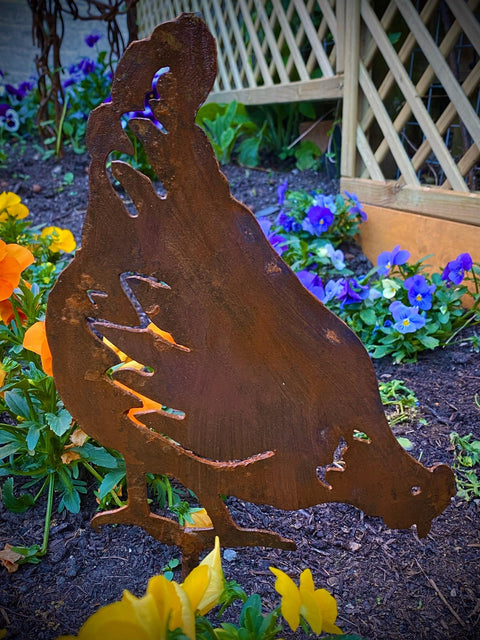 Exterior Rustic Rusty Metal Hen Head Down Chicken Pecking Farm Animal Eggs Garden Stake Yard Art  Flower Bed  Sculpture  Gift