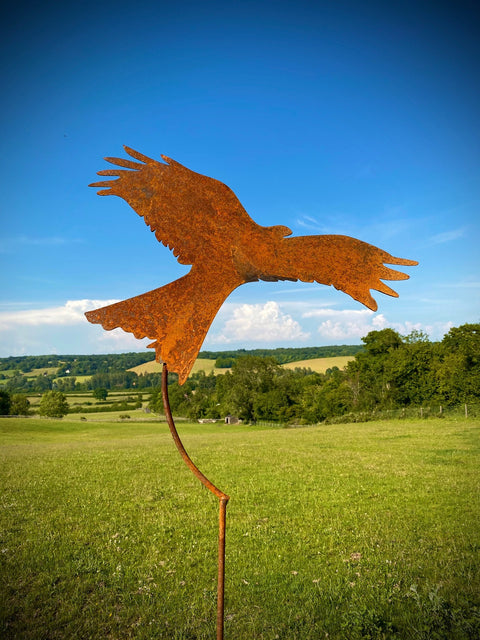 Small Exterior Single Rustic Metal Red Kite Bird Of Prey Garden Stake Yard Art  / Flower Bed / Vegetable Patch Sculpture Gift