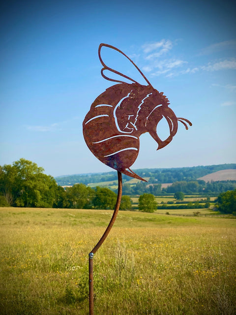 Small Exterior Rustic Metal Wasp Bee Sting Buzz Garden Stake Yard Art  / Flower Bed / Vegetable Patch Sculpture Gift Present
