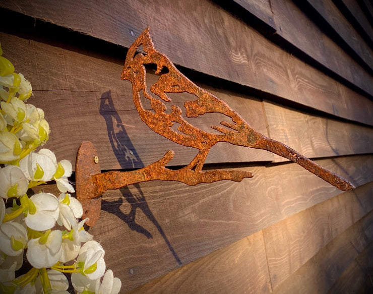 Cardinal Bird Branch Fence Topper