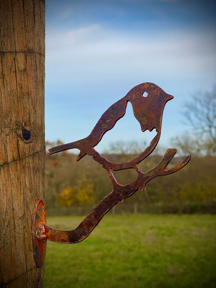 Exterior Rustic Little Red Robin Bird Branch Topper Garden Art Yard Art Flower Bed Metal Garden Stake  Idea  Gift   Present