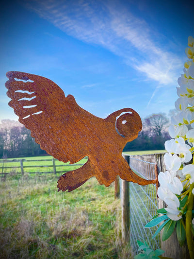 Exterior Rustic Rusty Metal Owl Landing Barn Owl Garden Art Garden Stake Fence Topper Yard Art Gate Post  Sculpture  Gift