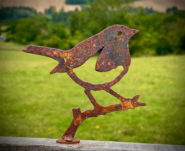 Exterior Rustic Rusty Metal Robin Bird Branch Garden Fence Topper Yard Art Gate Post Sculpture Gift Present